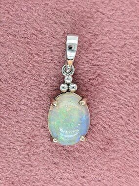 1.77Cts Opal Solitaire Pendant in Solid 14K White Gold